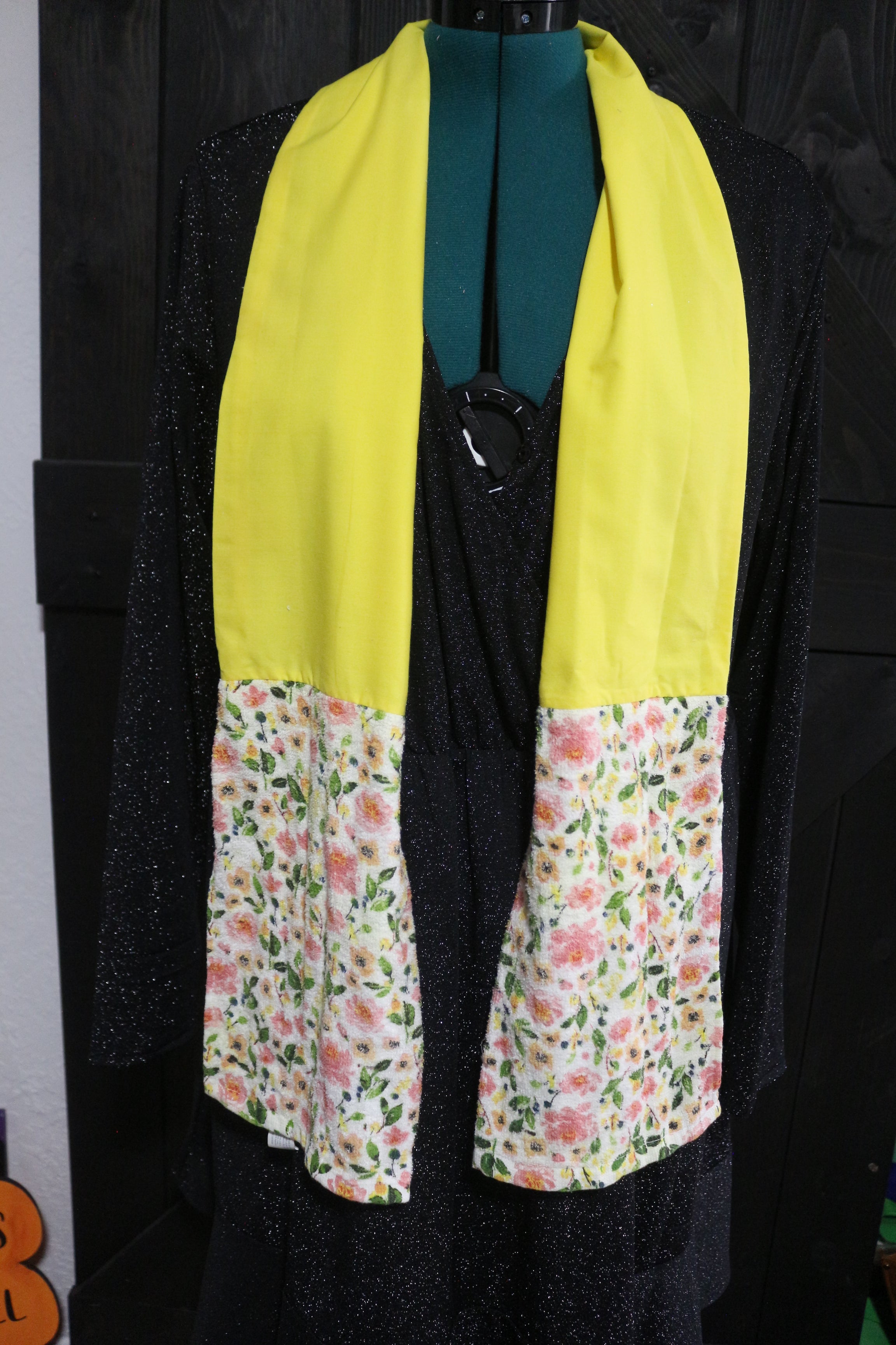 Spring Kitchen Scarves