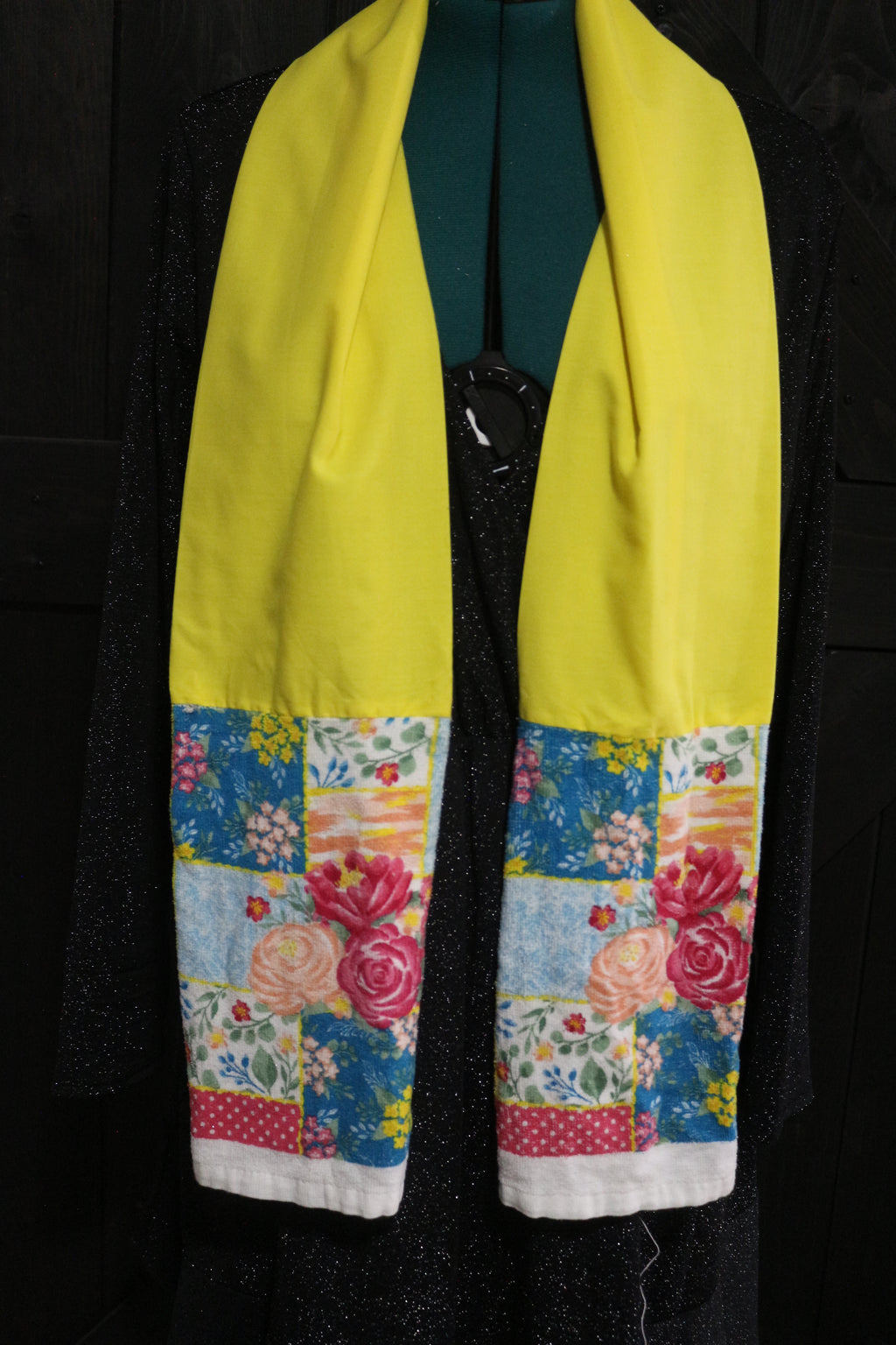 Spring Kitchen Scarves